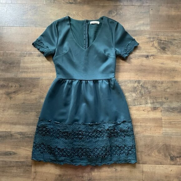 Francesca’s Green Lace Overlay Dress Women’s Small – Short Sleeve Cocktail Party - Picture 1 of 7